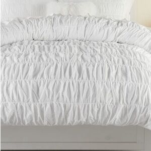 Pottery Barn Teen - Twin XL - Comforter & Sham White - Looks Like New!